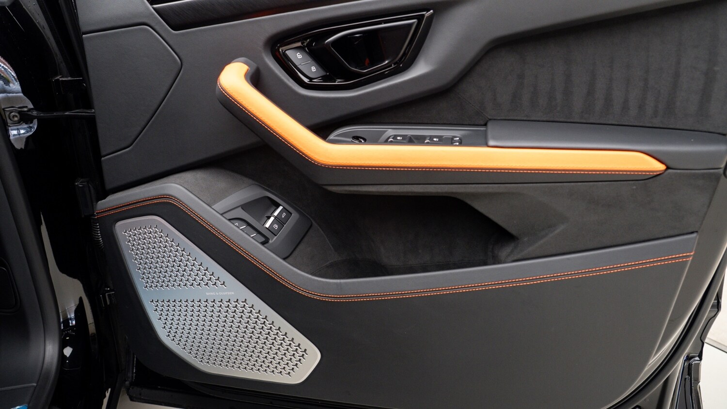 Used Lamborghini Urus 2025 for sale - 77903309: Photo 37