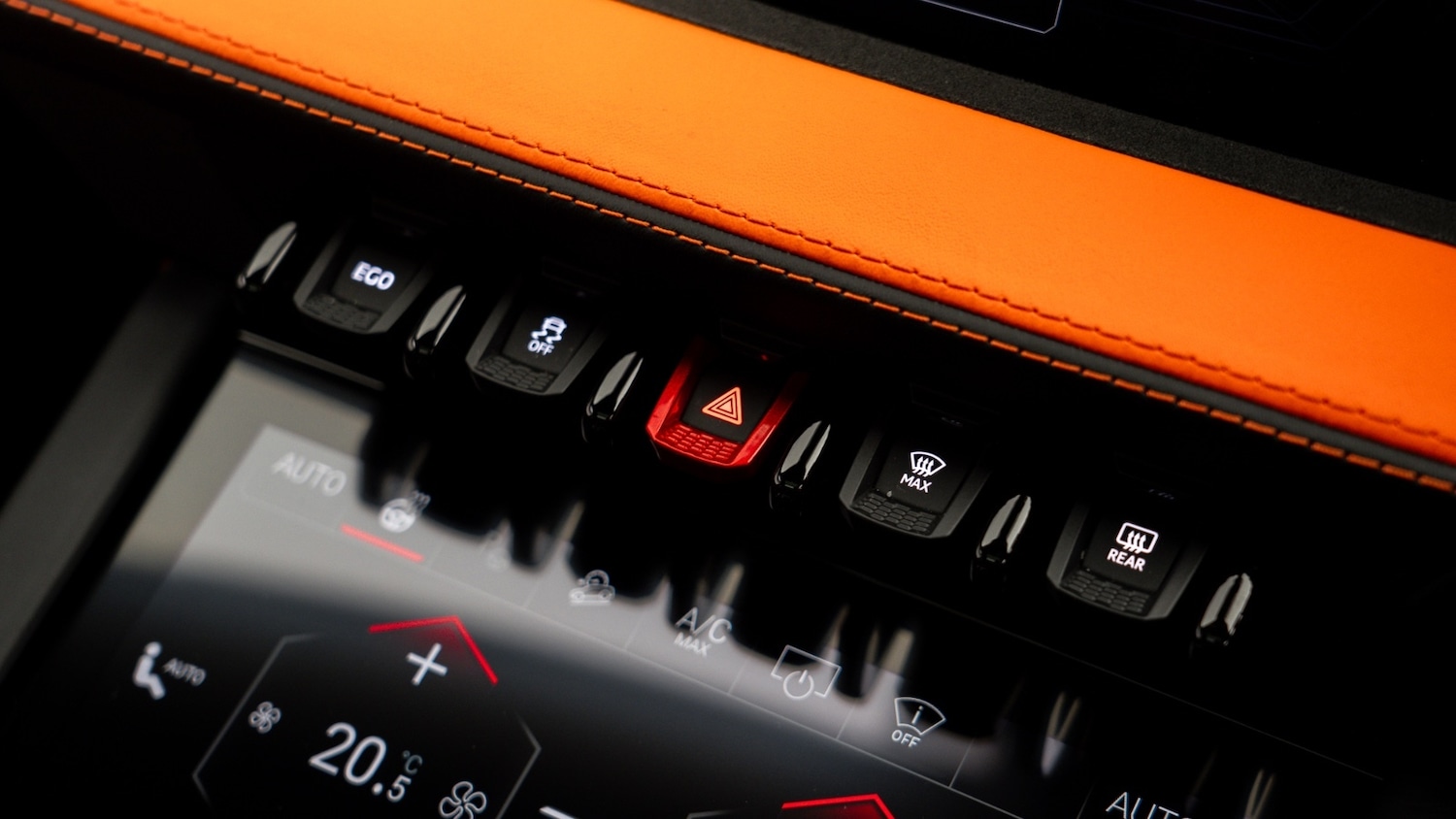 Used Lamborghini Urus 2025 for sale - 77903309: Photo 46