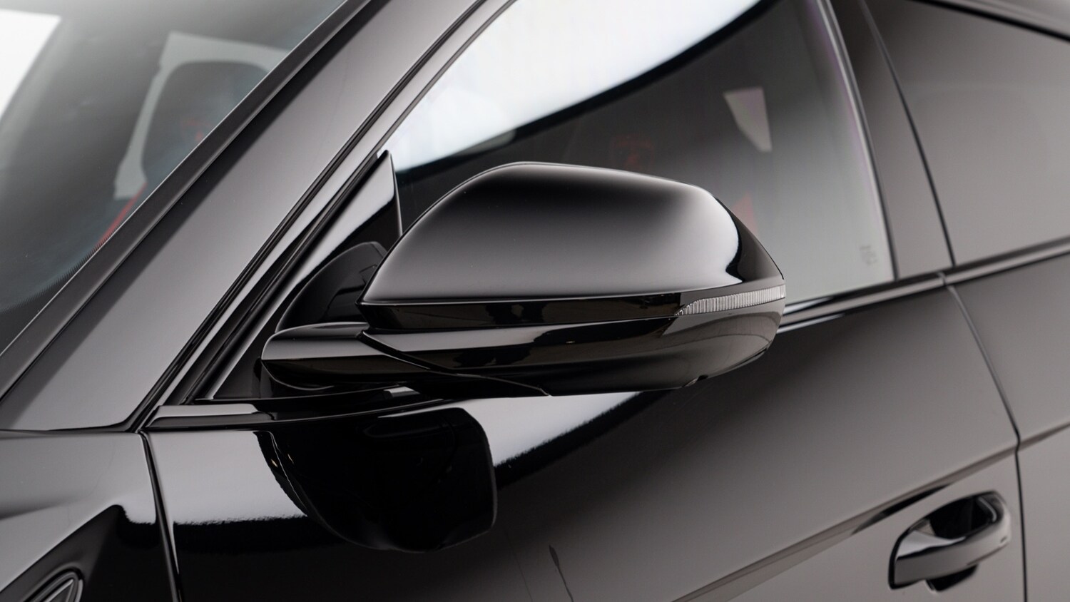 Used Lamborghini Urus 2025 for sale - 77903309: Photo 59