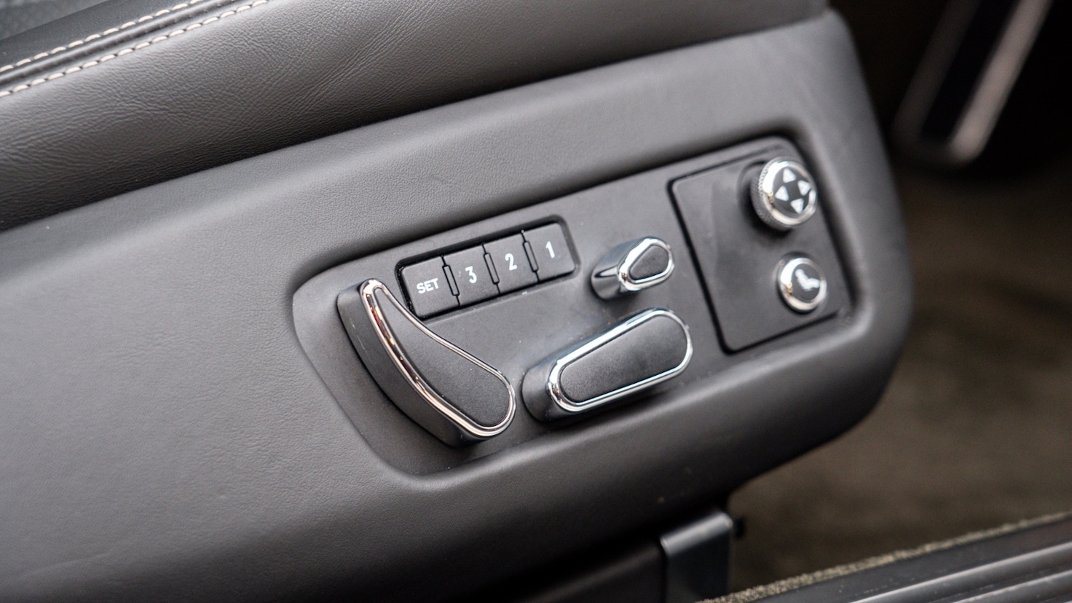 Used Bentley Continental 2014 for sale - 76908030: Photo 19