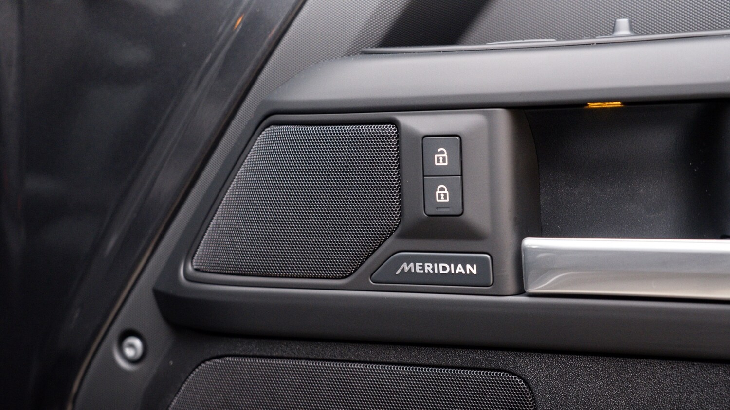 Used Land Rover Defender 2025 for sale - 77178082: Photo 13