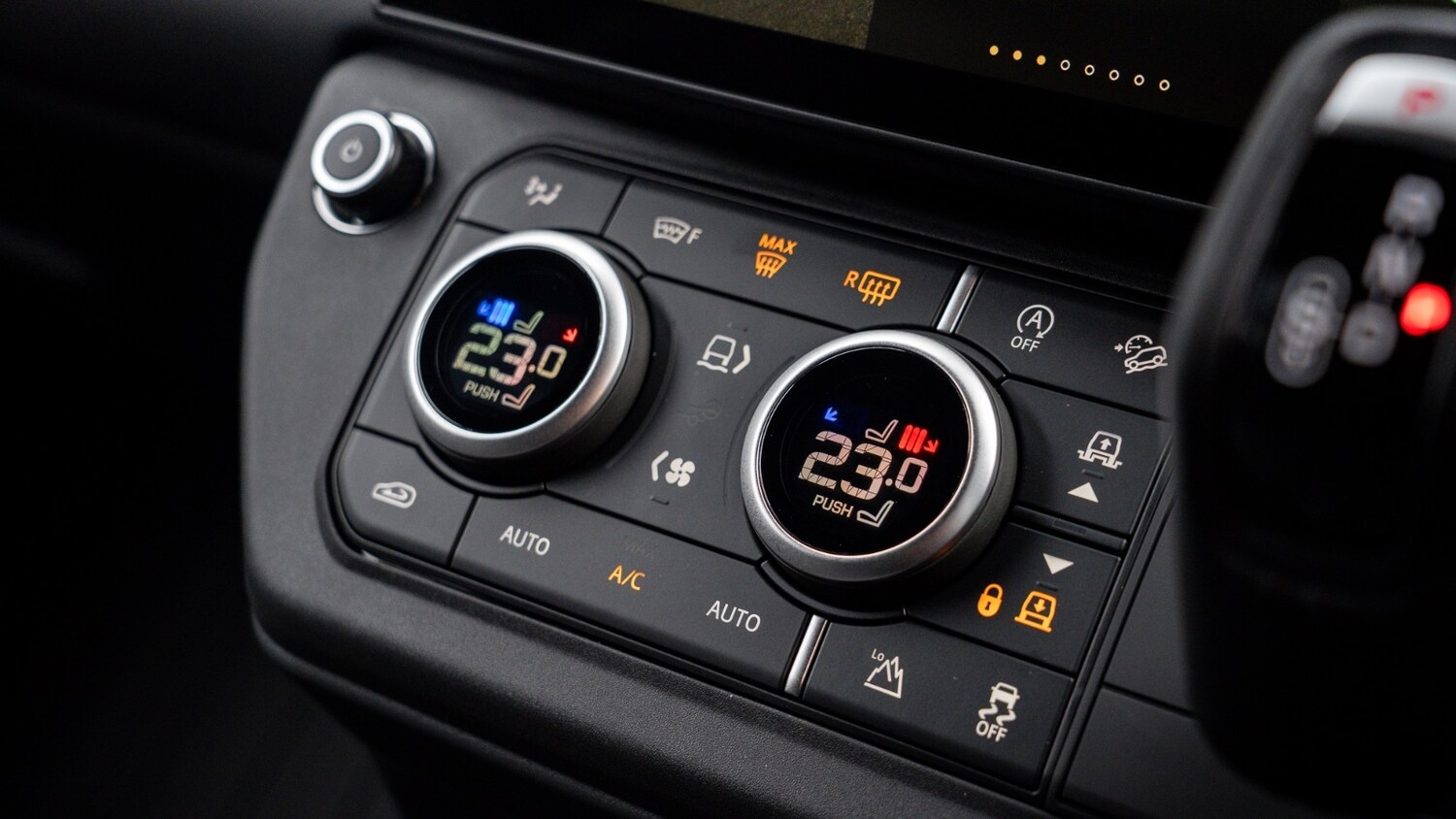 Used Land Rover Defender 2025 for sale - 77178082: Photo 21