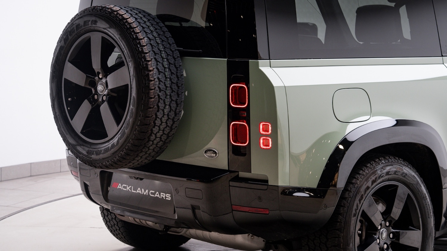 Used Land Rover Defender 2023 for sale - 77025455: Photo 42