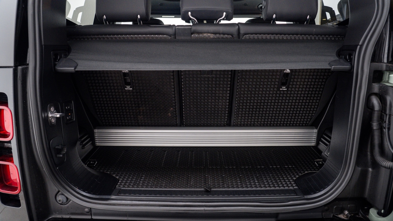 Used Land Rover Defender 2023 for sale - 77025455: Photo 47