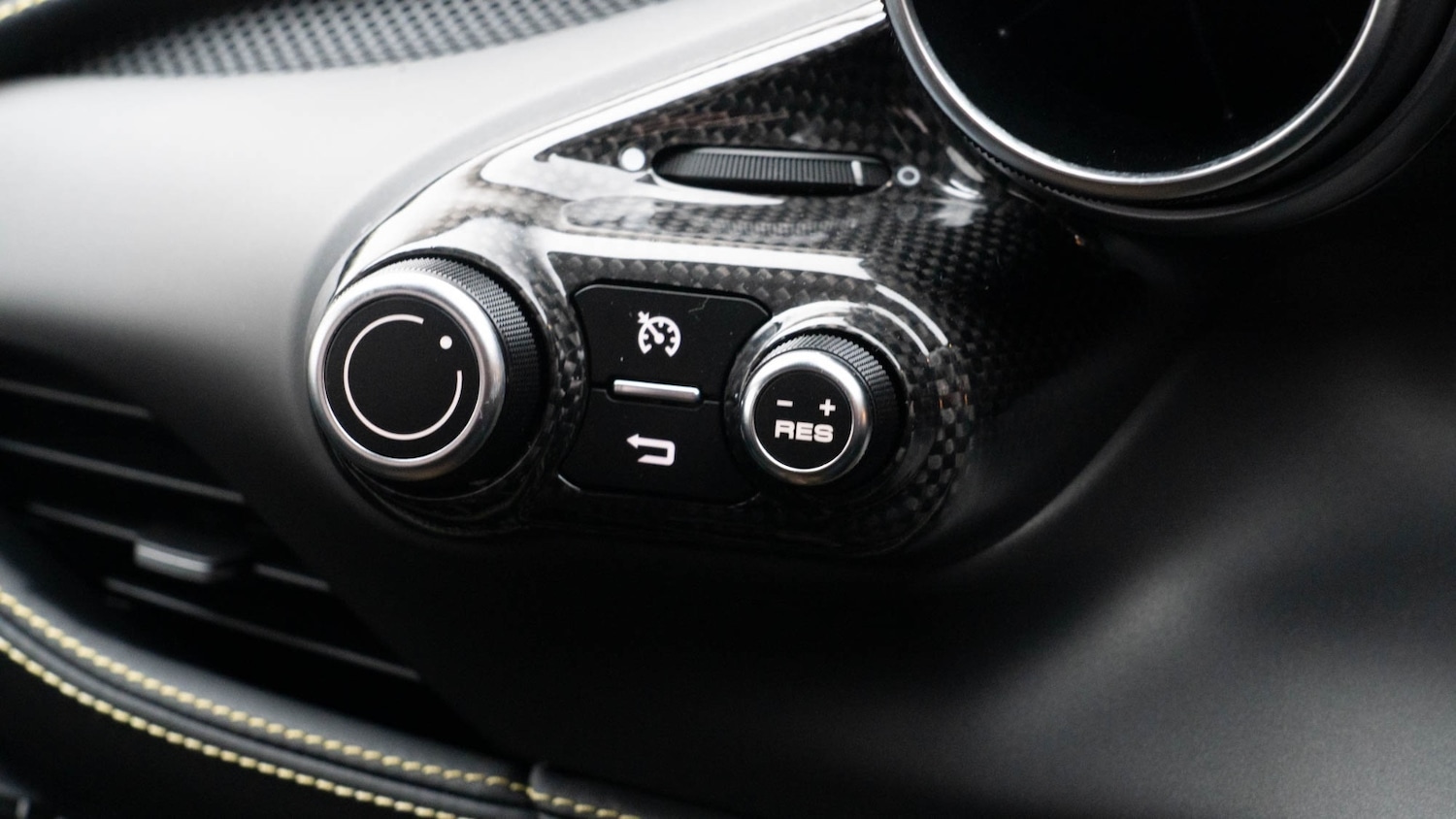 Used Ferrari F8 Spider 2020 for sale - 76208956: Photo 21