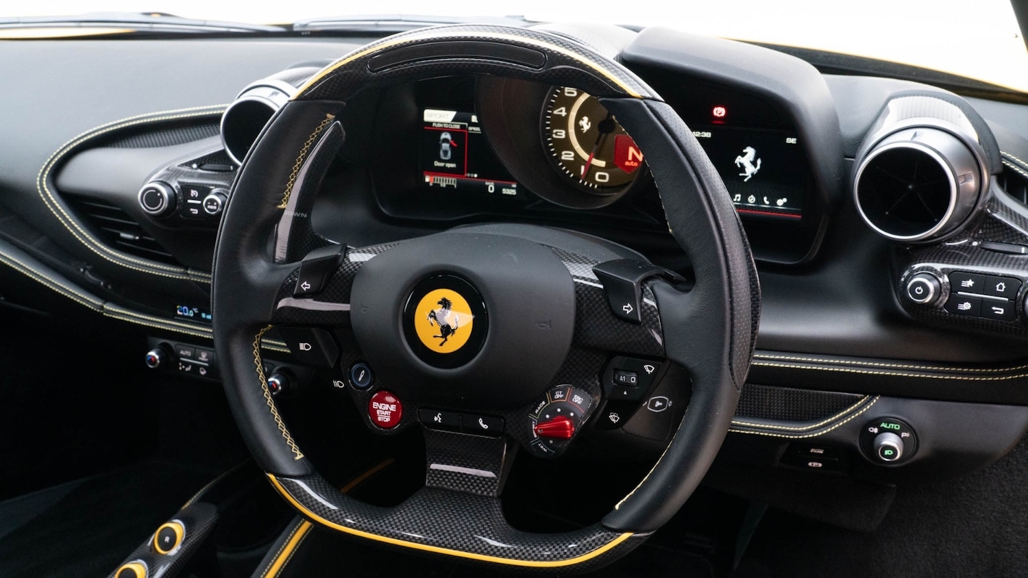 Used Ferrari F8 Spider 2020 for sale - 76208956: Photo 28