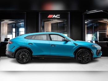 Used Lamborghini Urus 2025 for sale - 79547435: Photo