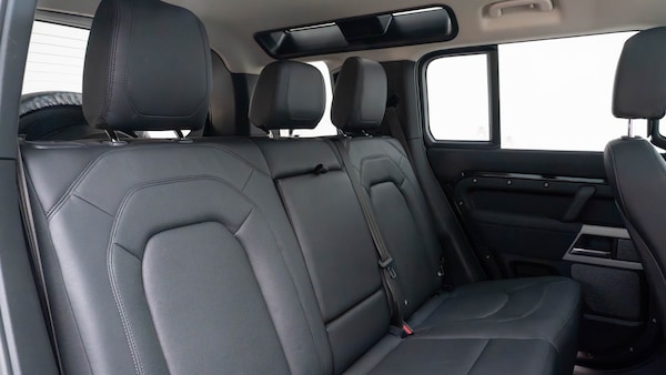 Used Land Rover Defender 2023 for sale - 76183836: Photo 10
