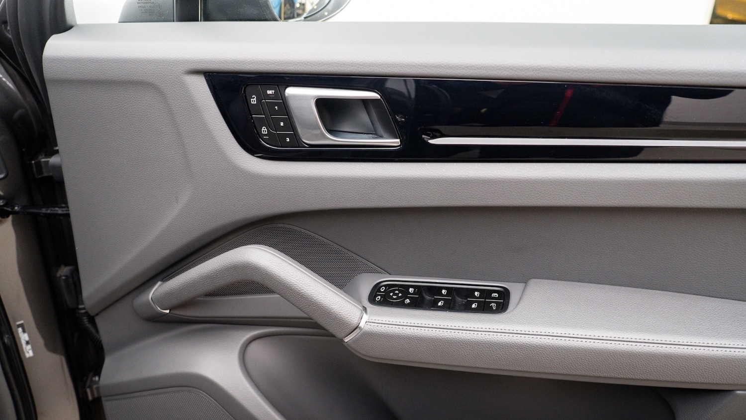 Used Porsche Cayenne 2023 for sale - 77036006: Photo 23