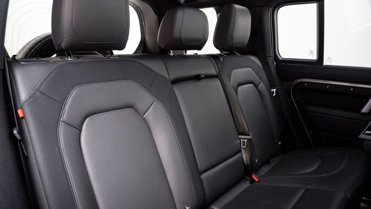 Used Land Rover Defender 2023 for sale - 76948514: Photo 11