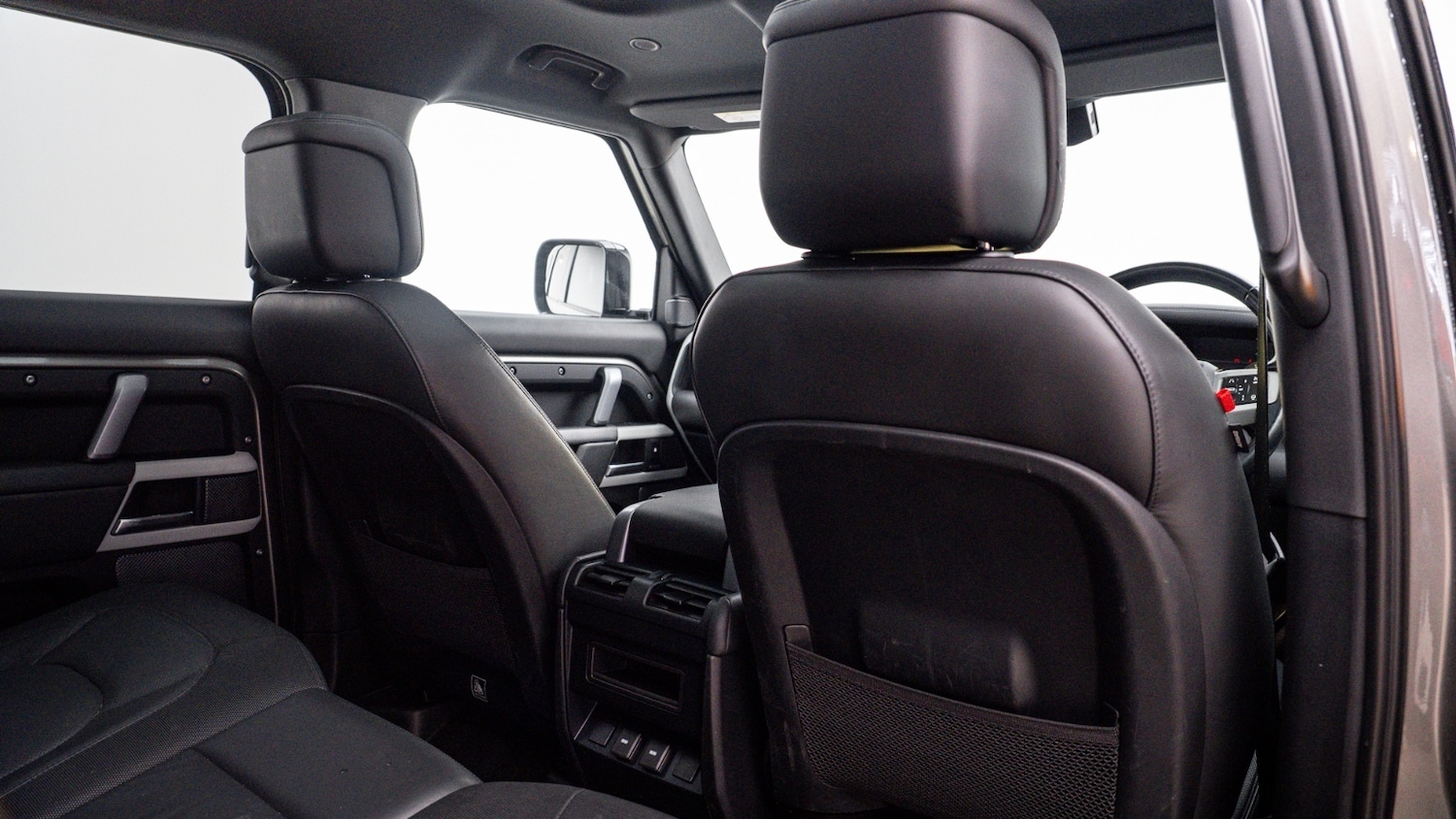 Used Land Rover Defender 2023 for sale - 76948514: Photo 12