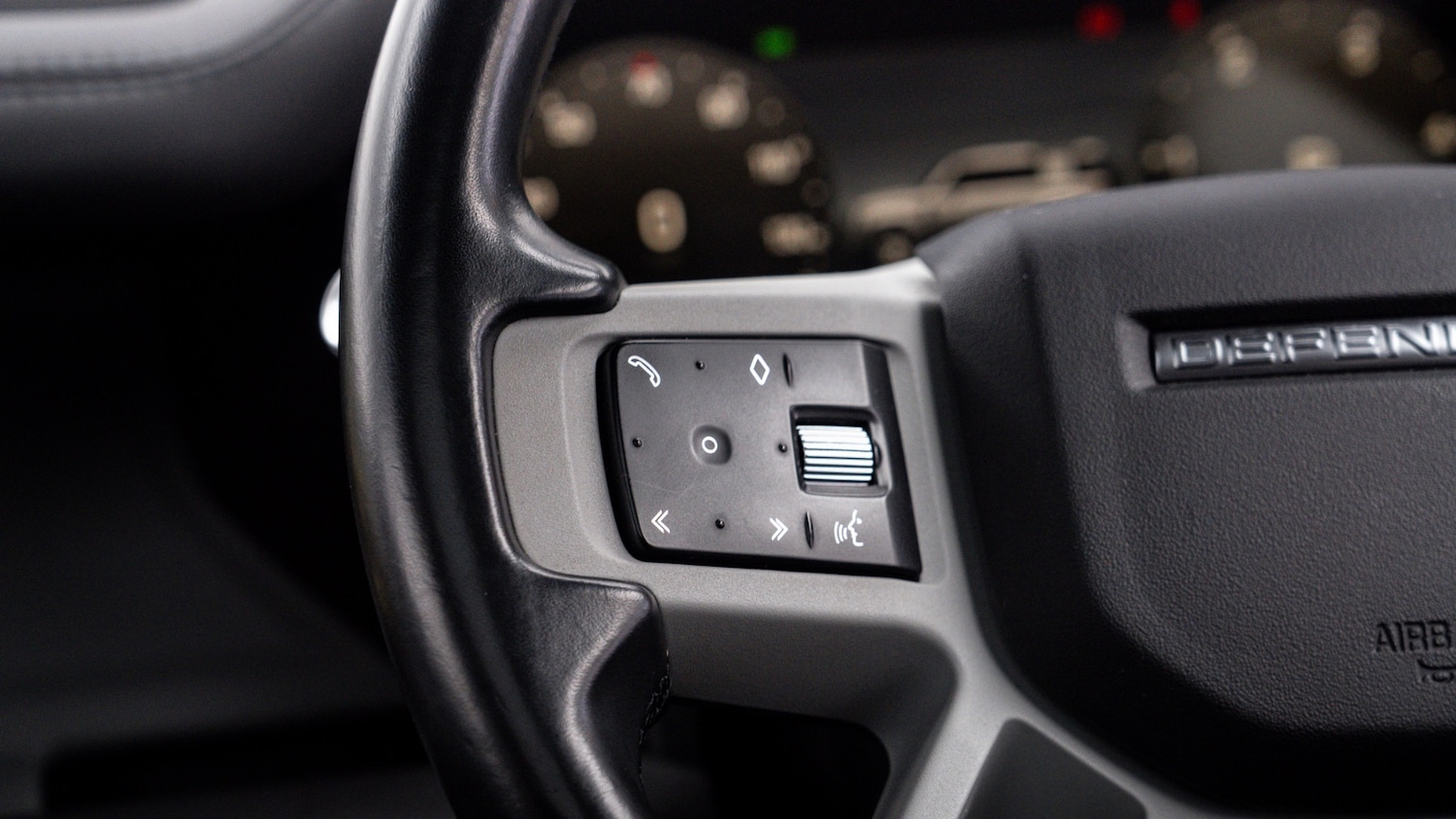 Used Land Rover Defender 2023 for sale - 76948514: Photo 14