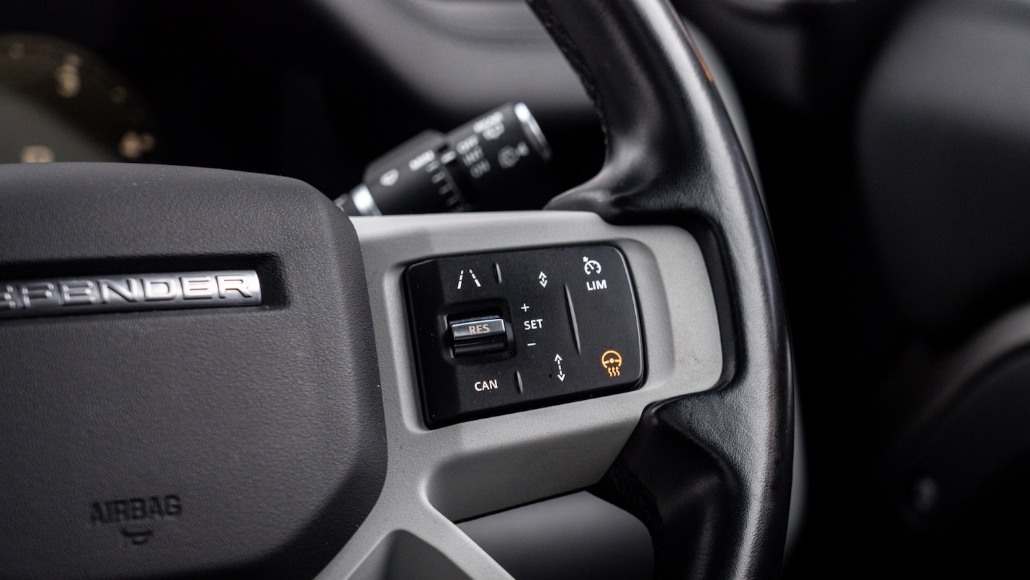 Used Land Rover Defender 2023 for sale - 76948514: Photo 15