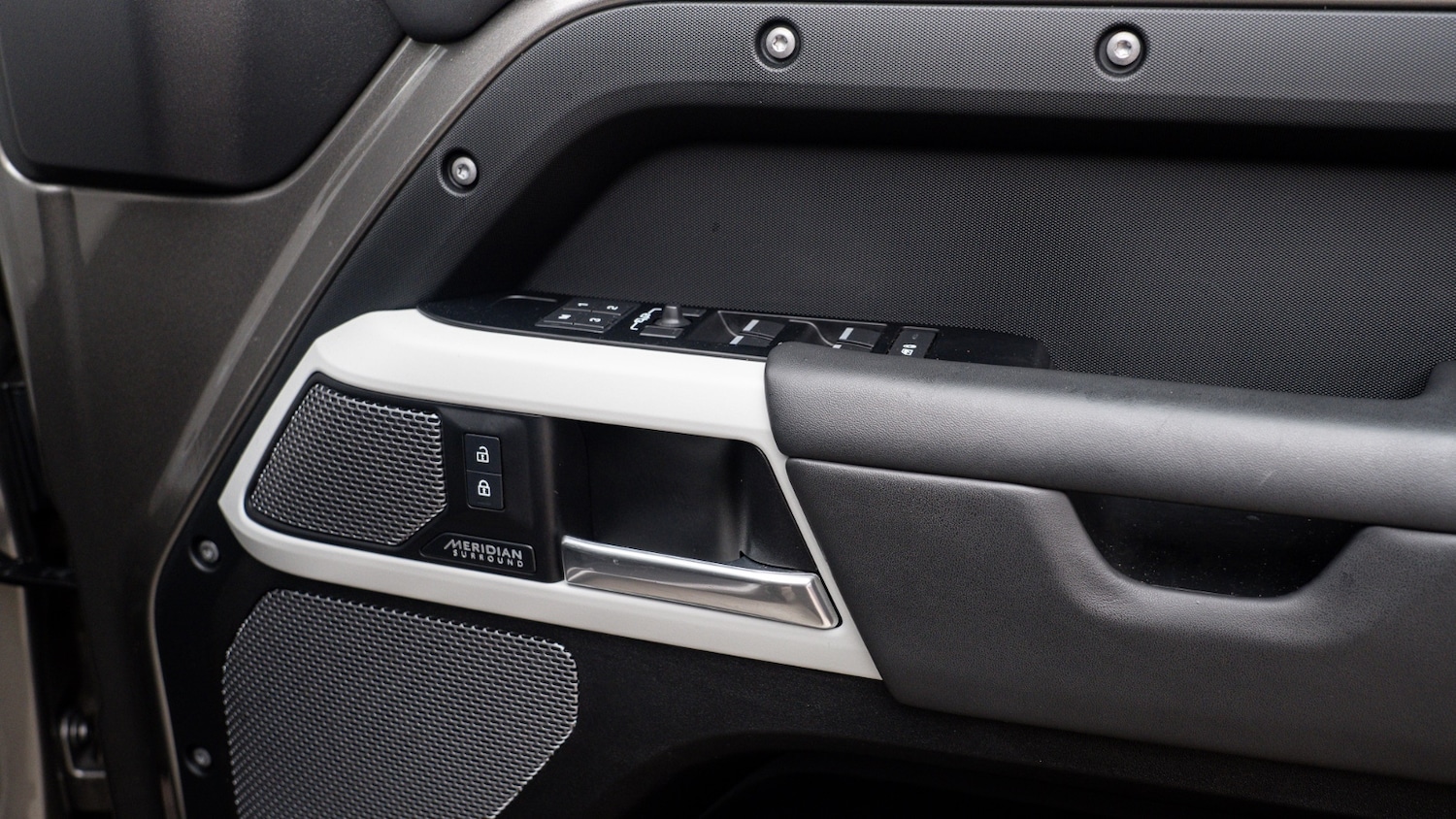 Used Land Rover Defender 2023 for sale - 76948514: Photo 24