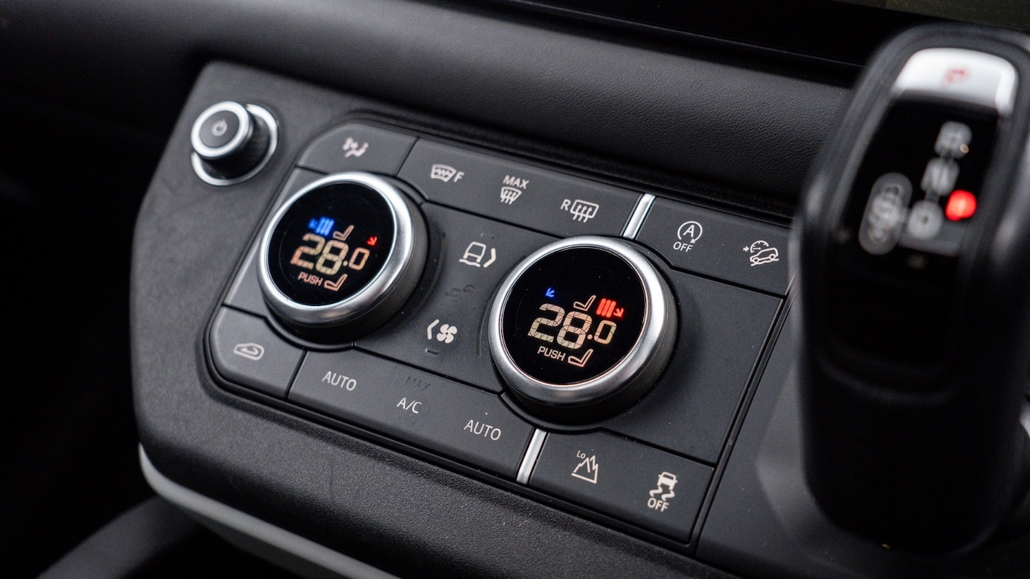 Used Land Rover Defender 2023 for sale - 76948514: Photo 27