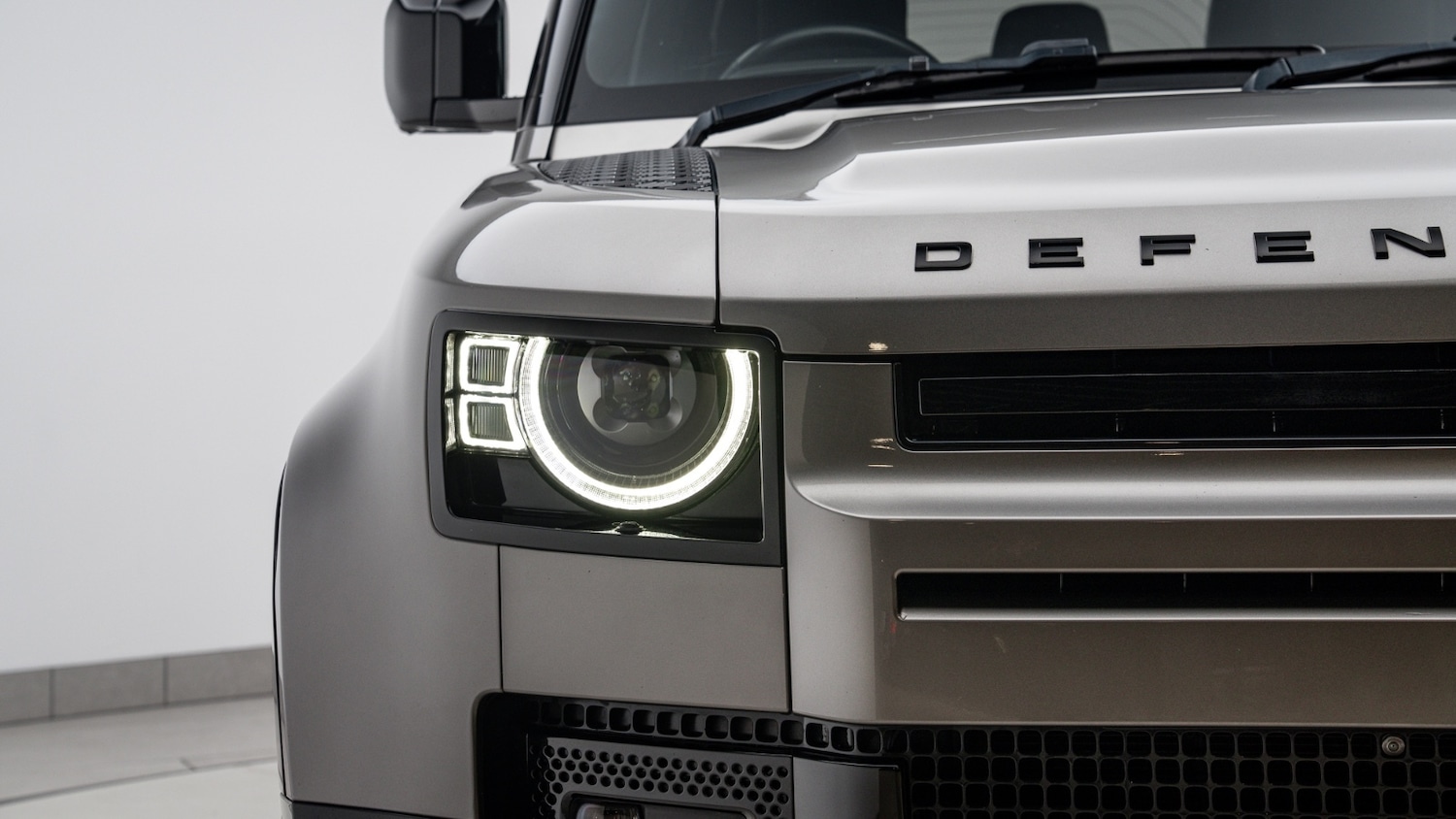 Used Land Rover Defender 2023 for sale - 76948514: Photo 31