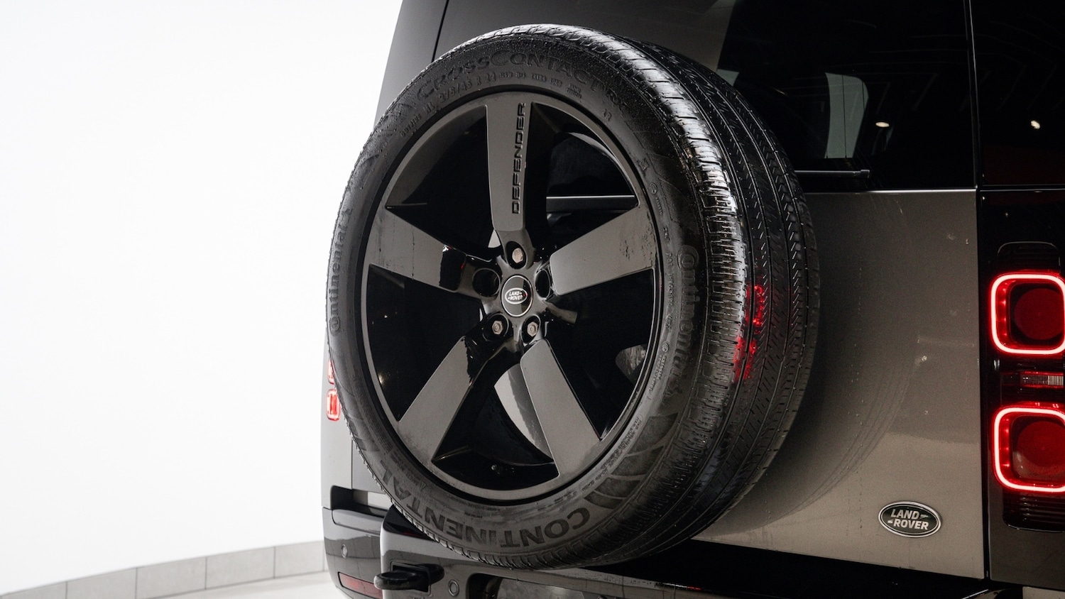 Used Land Rover Defender 2023 for sale - 76948514: Photo 39