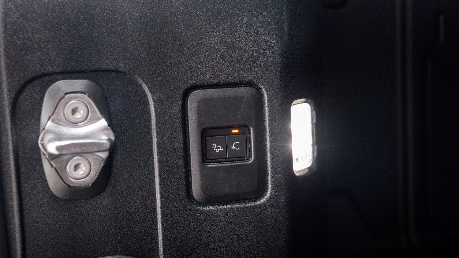 Used Land Rover Defender 2023 for sale - 76948514: Photo 9