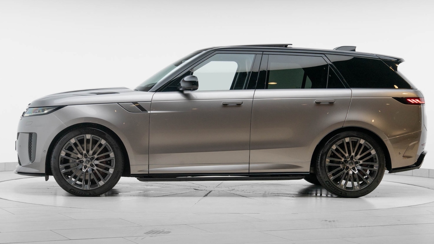 Used Land Rover Range Rover Sport 2024 for sale - 76507463: Photo 4