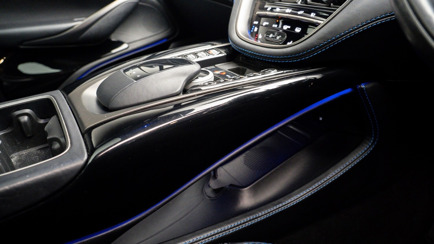 Used Aston Martin DBX 2022 for sale - 77570075: Photo 37