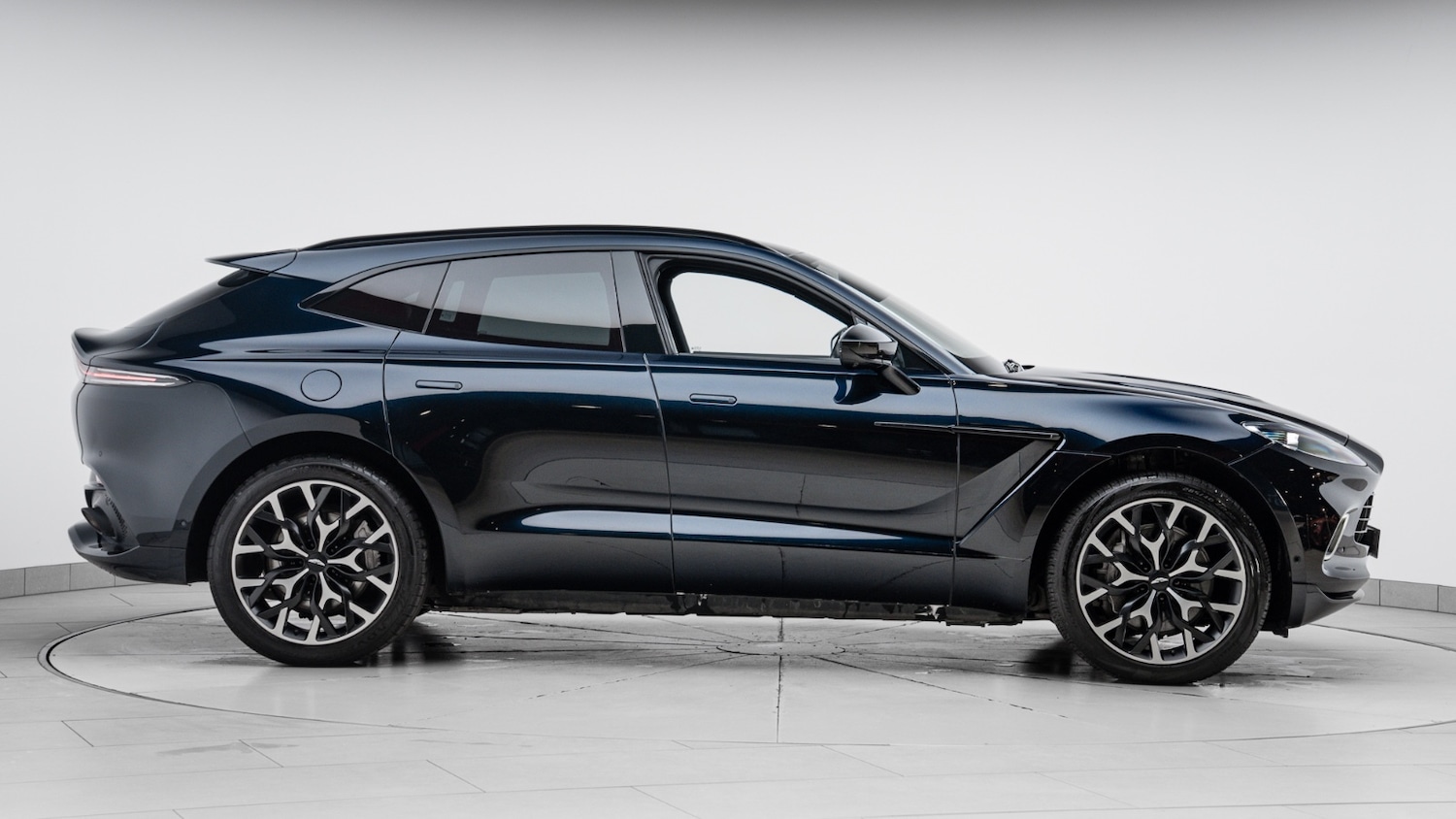 Used Aston Martin DBX 2022 for sale - 77570075: Photo 5