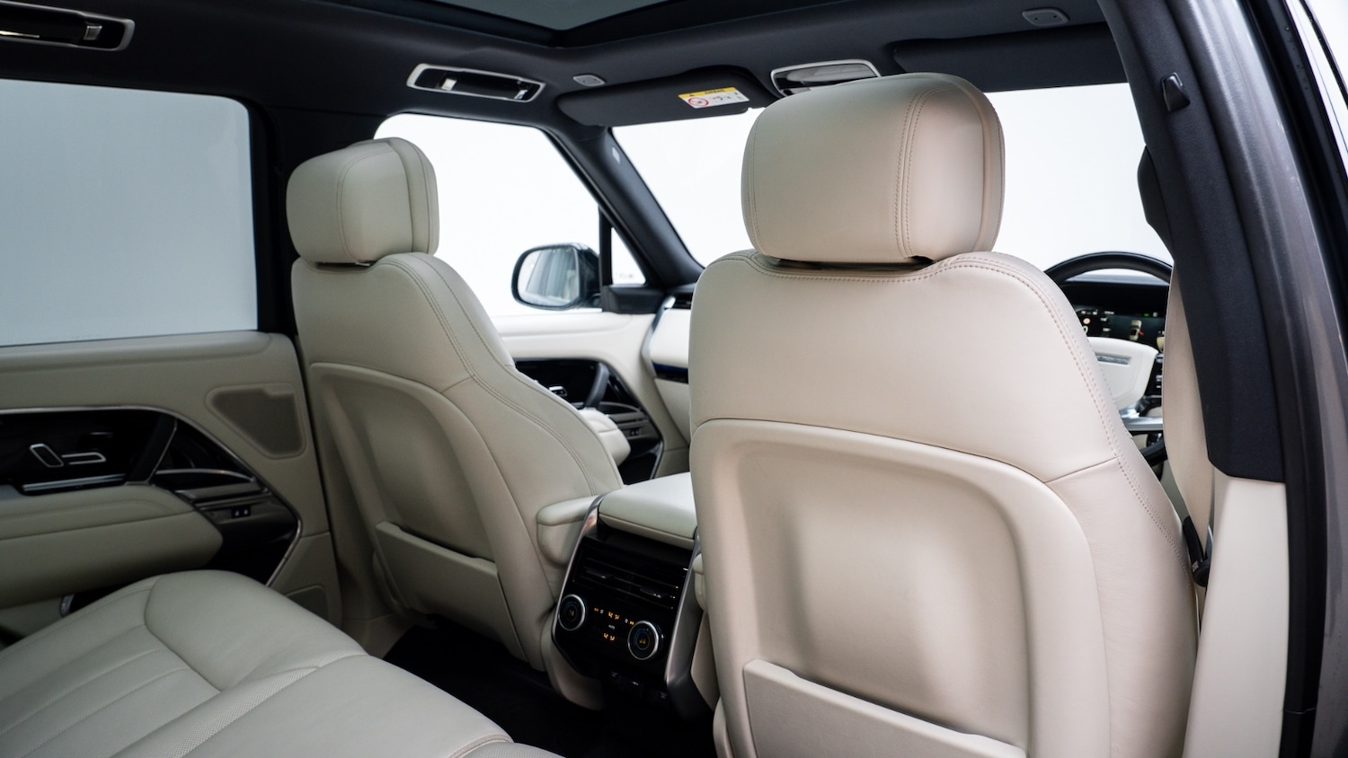 Used Land Rover Range Rover 2025 for sale - 77326316: Photo 11