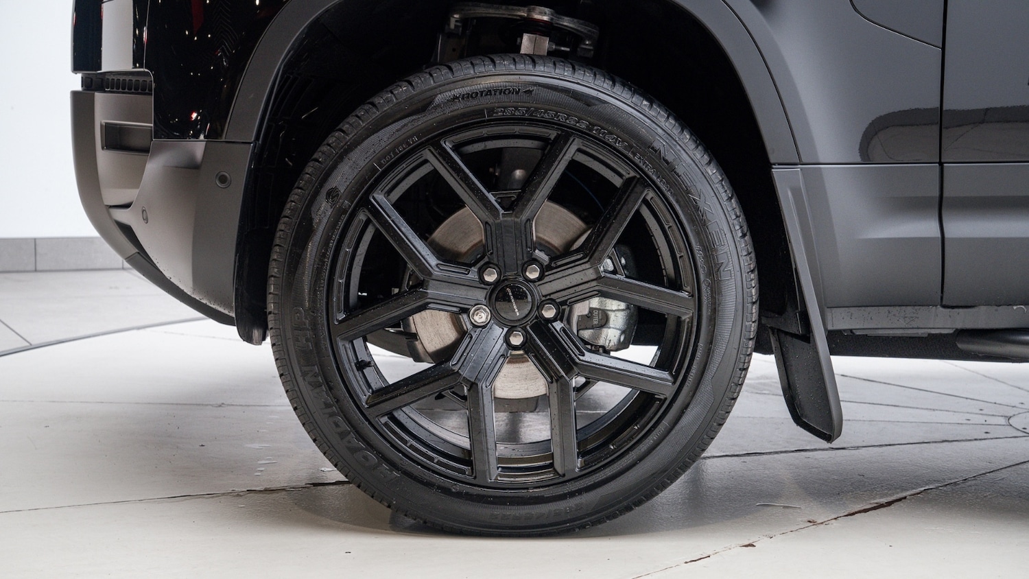 Used Land Rover Defender 2025 for sale - 76907880: Photo 11