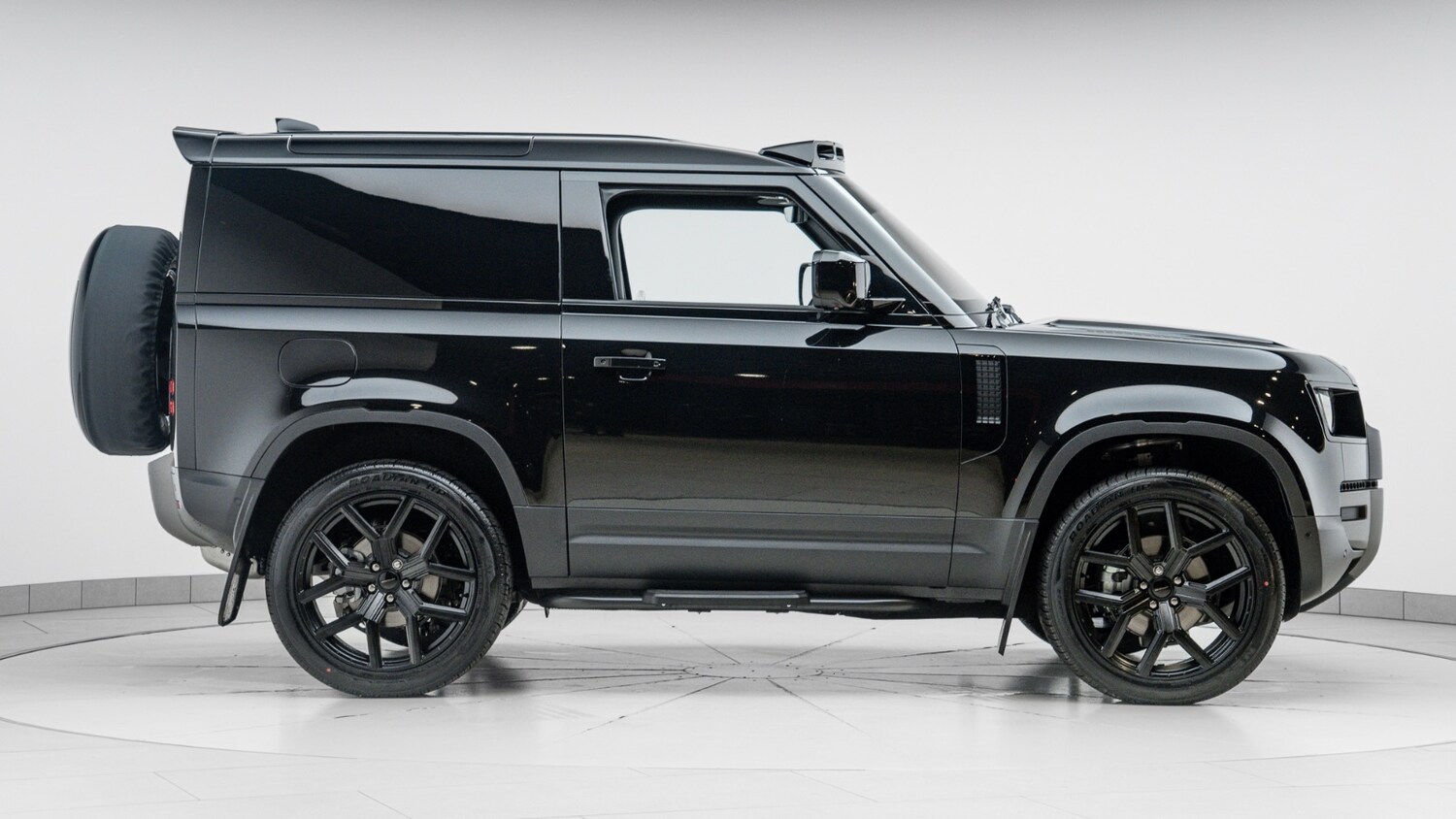 Used Land Rover Defender 2025 for sale - 76907880: Photo 12