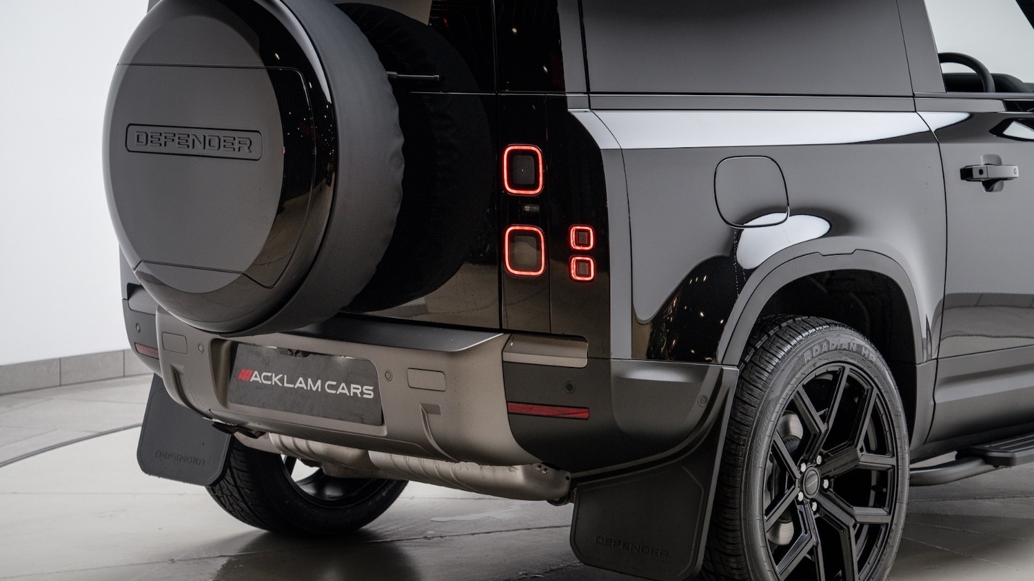 Used Land Rover Defender 2025 for sale - 76907880: Photo 17