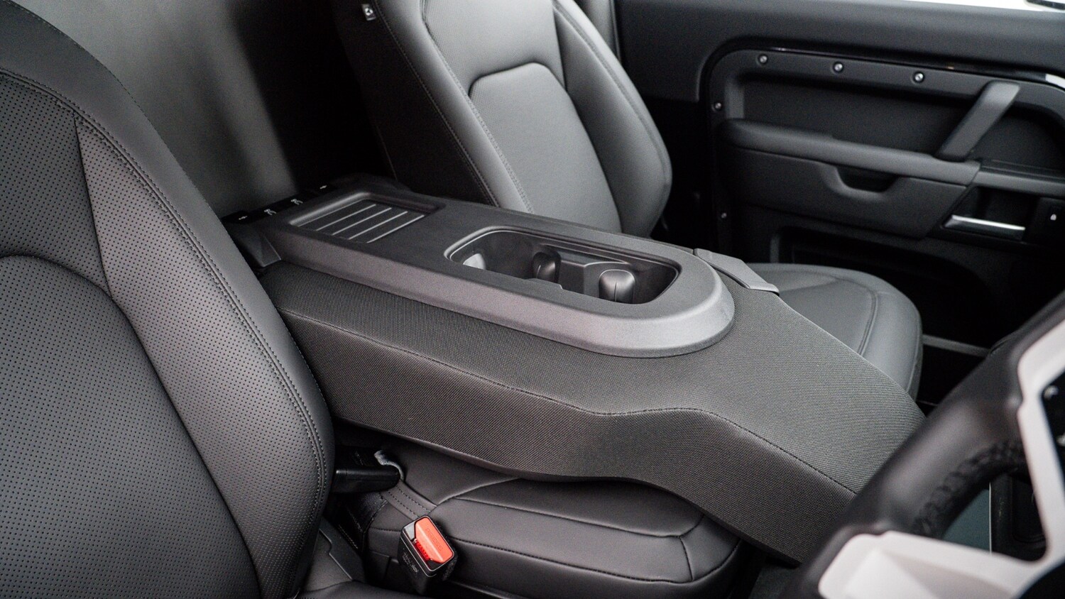 Used Land Rover Defender 2025 for sale - 76907880: Photo 21