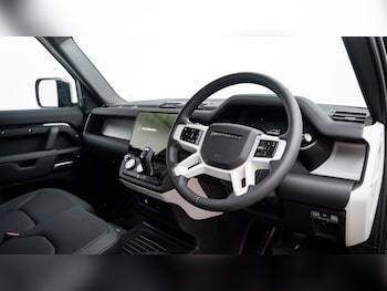 Used Land Rover Defender 2025 for sale - 76907880: Photo