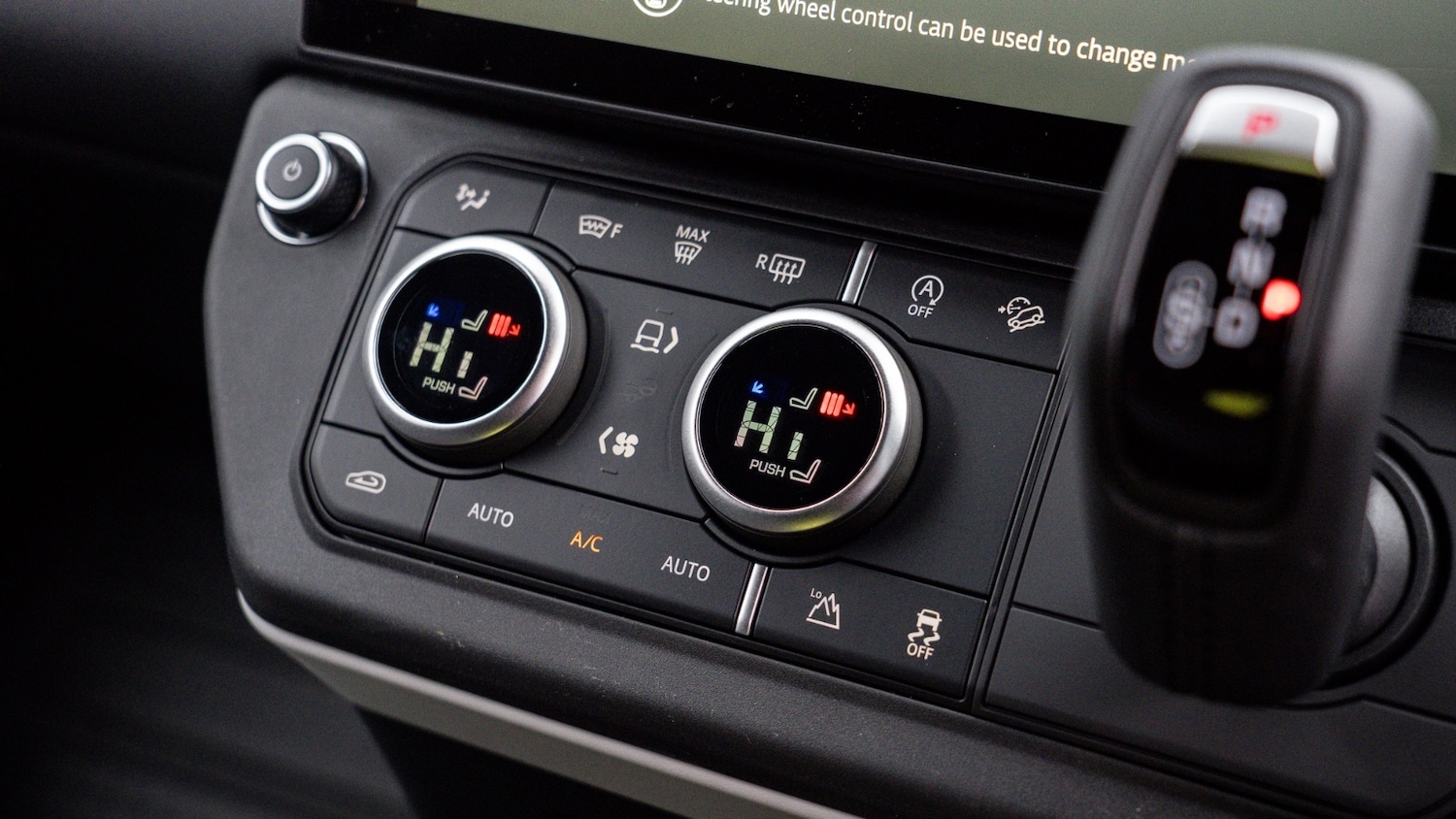 Used Land Rover Defender 2025 for sale - 76907880: Photo 30