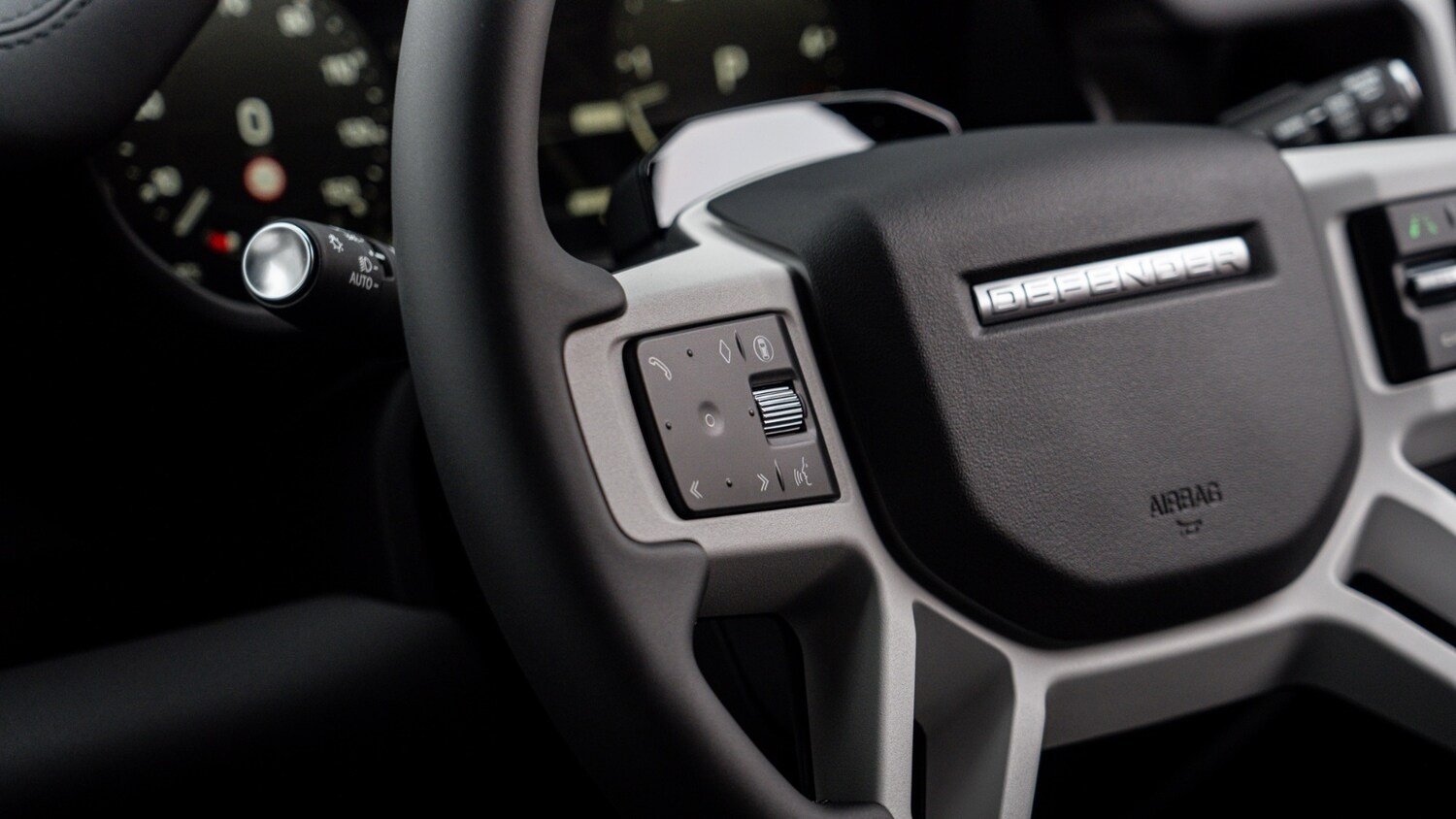 Used Land Rover Defender 2025 for sale - 76907880: Photo 32