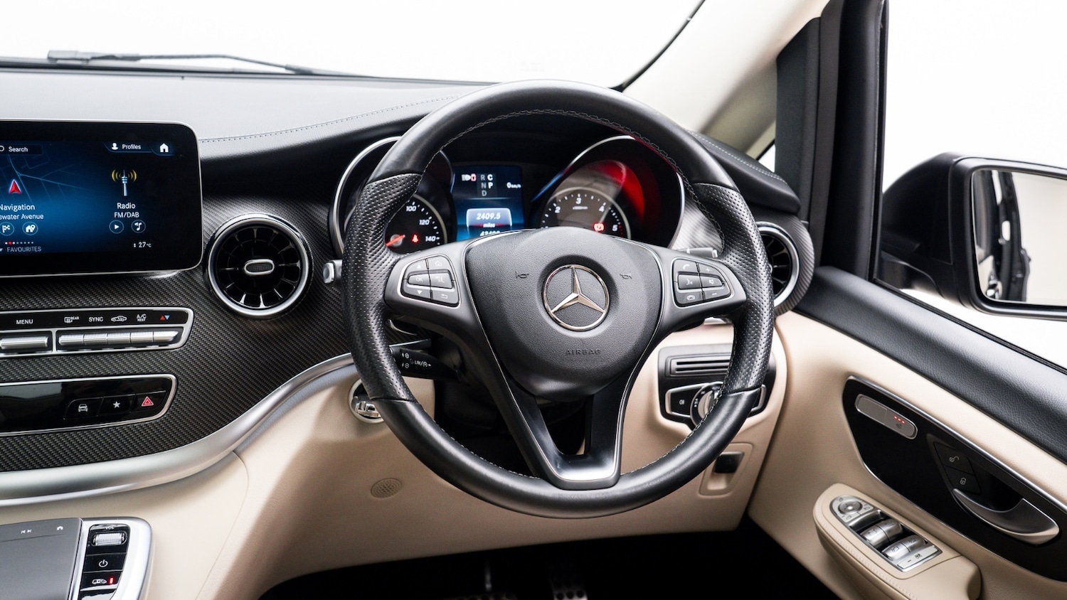 Used Mercedes-Benz V-Class 2023 for sale - 77545137: Photo 17