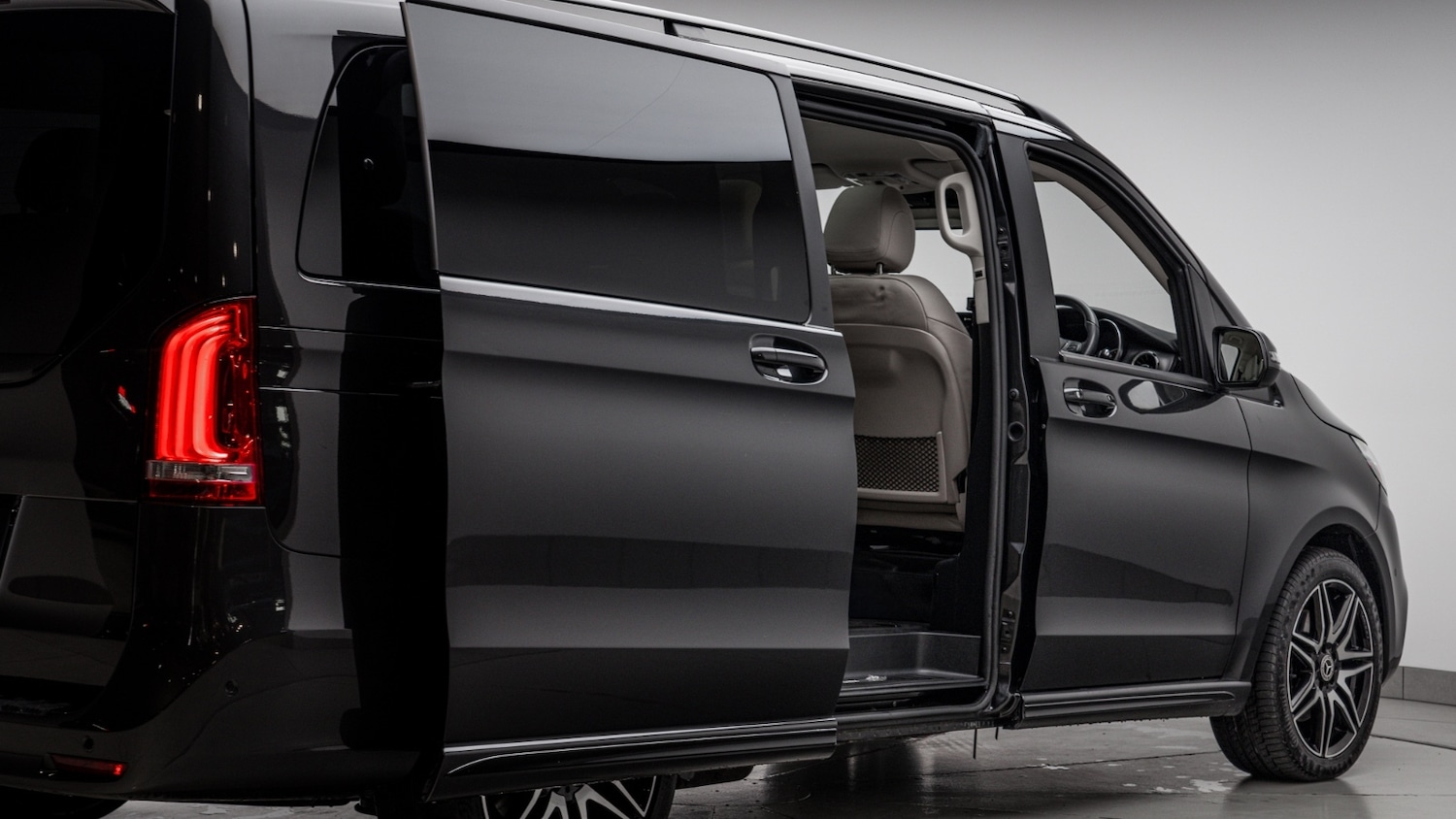 Used Mercedes-Benz V-Class 2023 for sale - 77545137: Photo 38