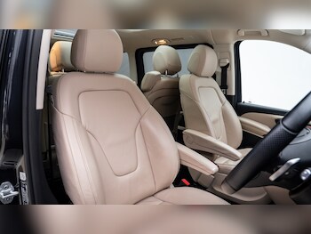 Used Mercedes-Benz V-Class 2023 for sale - 77545137: Photo