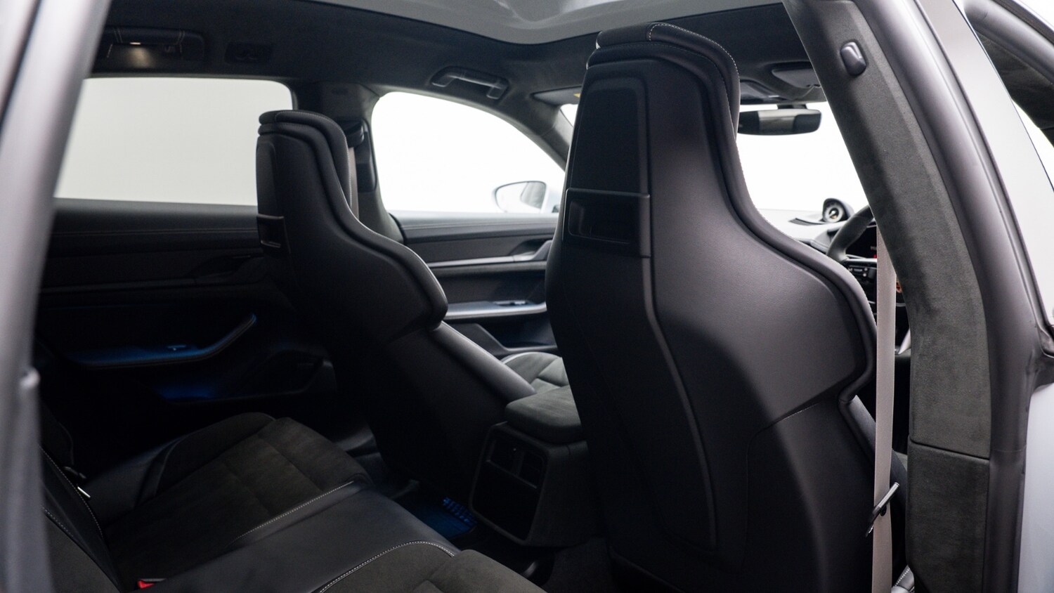 Used Porsche Taycan 2024 for sale - 77959980: Photo 12