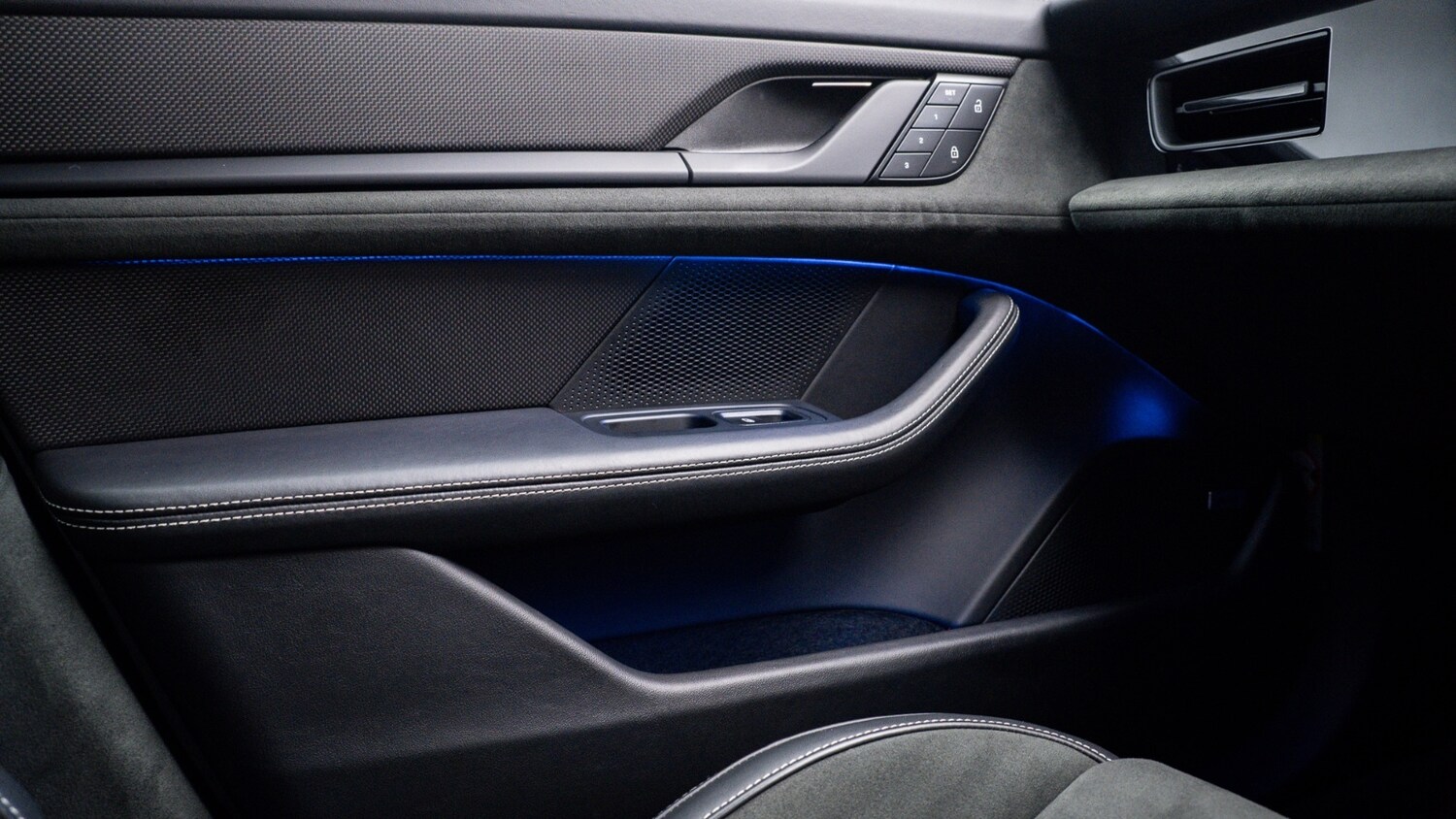 Used Porsche Taycan 2024 for sale - 77959980: Photo 39