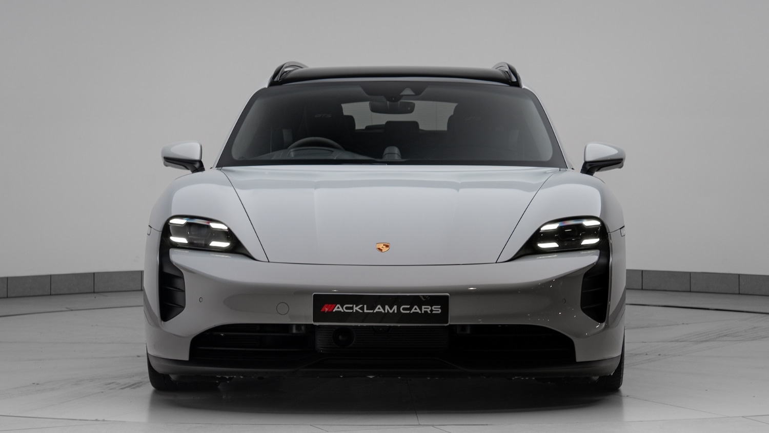 Used Porsche Taycan 2024 for sale - 77959980: Photo 4