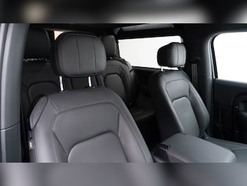 Used Land Rover Defender 2024 for sale - 77877538: Photo