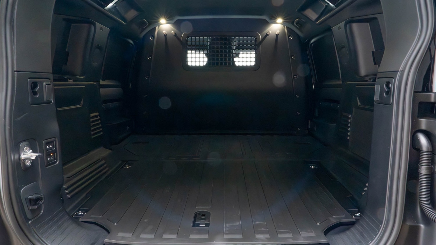 Used Land Rover Defender 2025 for sale - 76640273: Photo 12