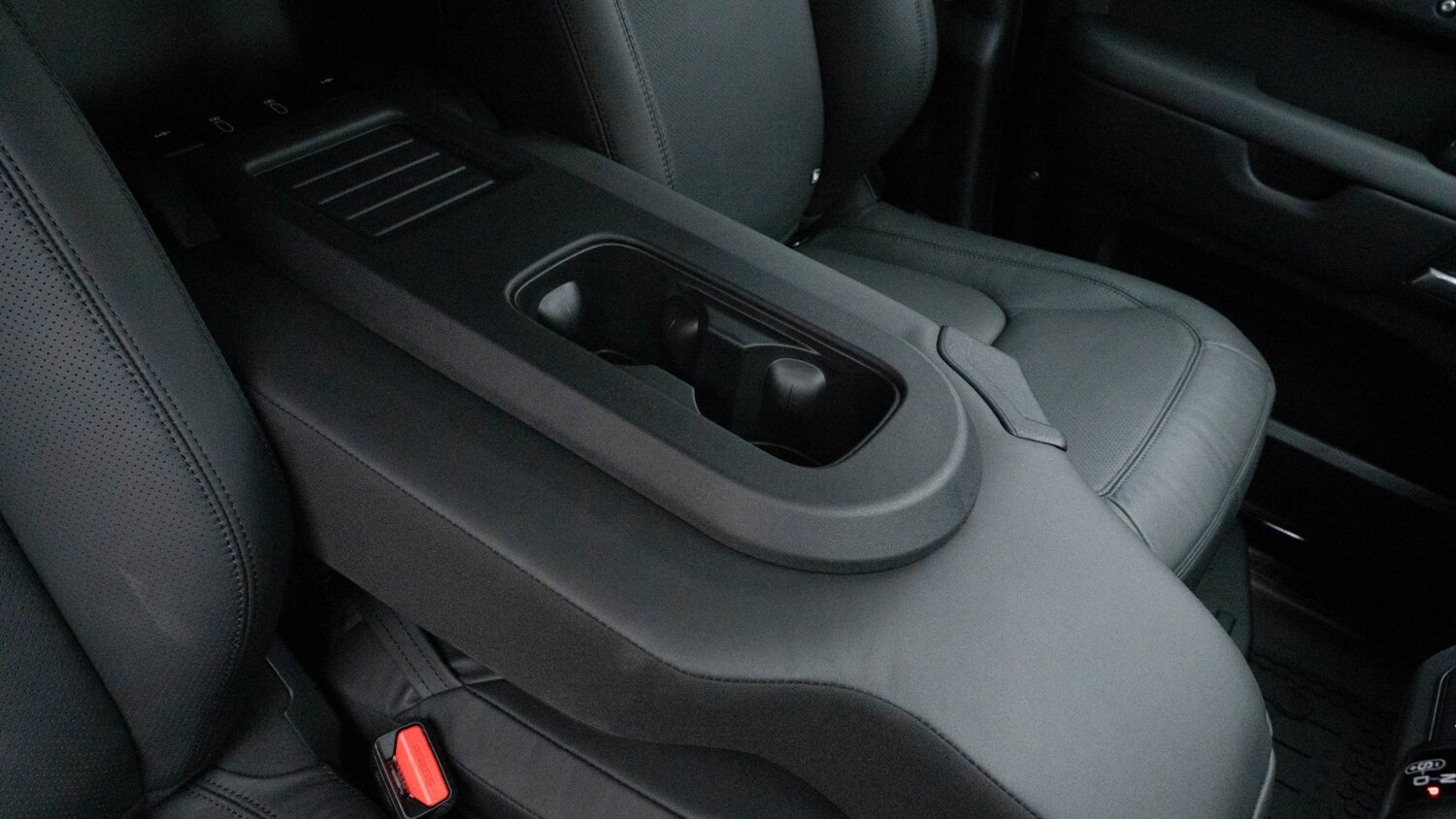 Used Land Rover Defender 2025 for sale - 76640273: Photo 14