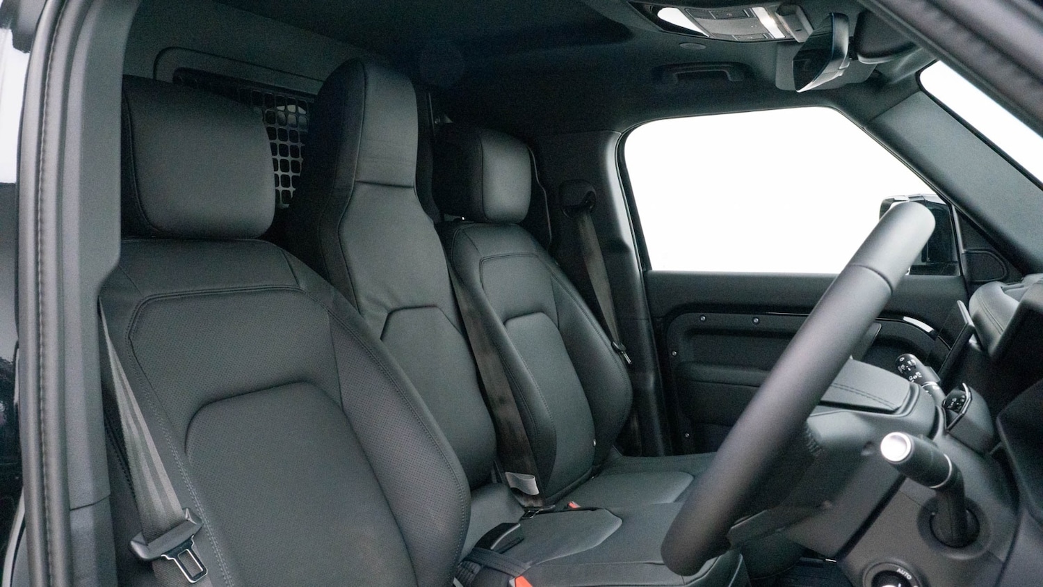 Used Land Rover Defender 2025 for sale - 76640273: Photo 3