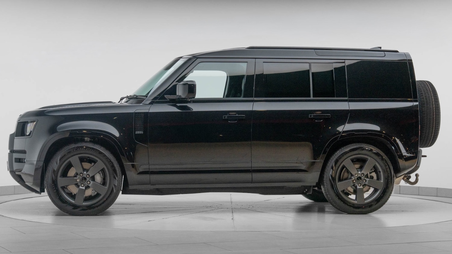 Used Land Rover Defender 2025 for sale - 76640273: Photo 4