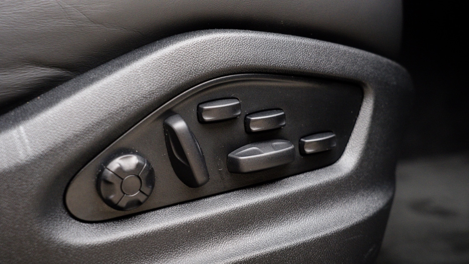 Used Porsche Cayenne 2025 for sale - 76874128: Photo 39