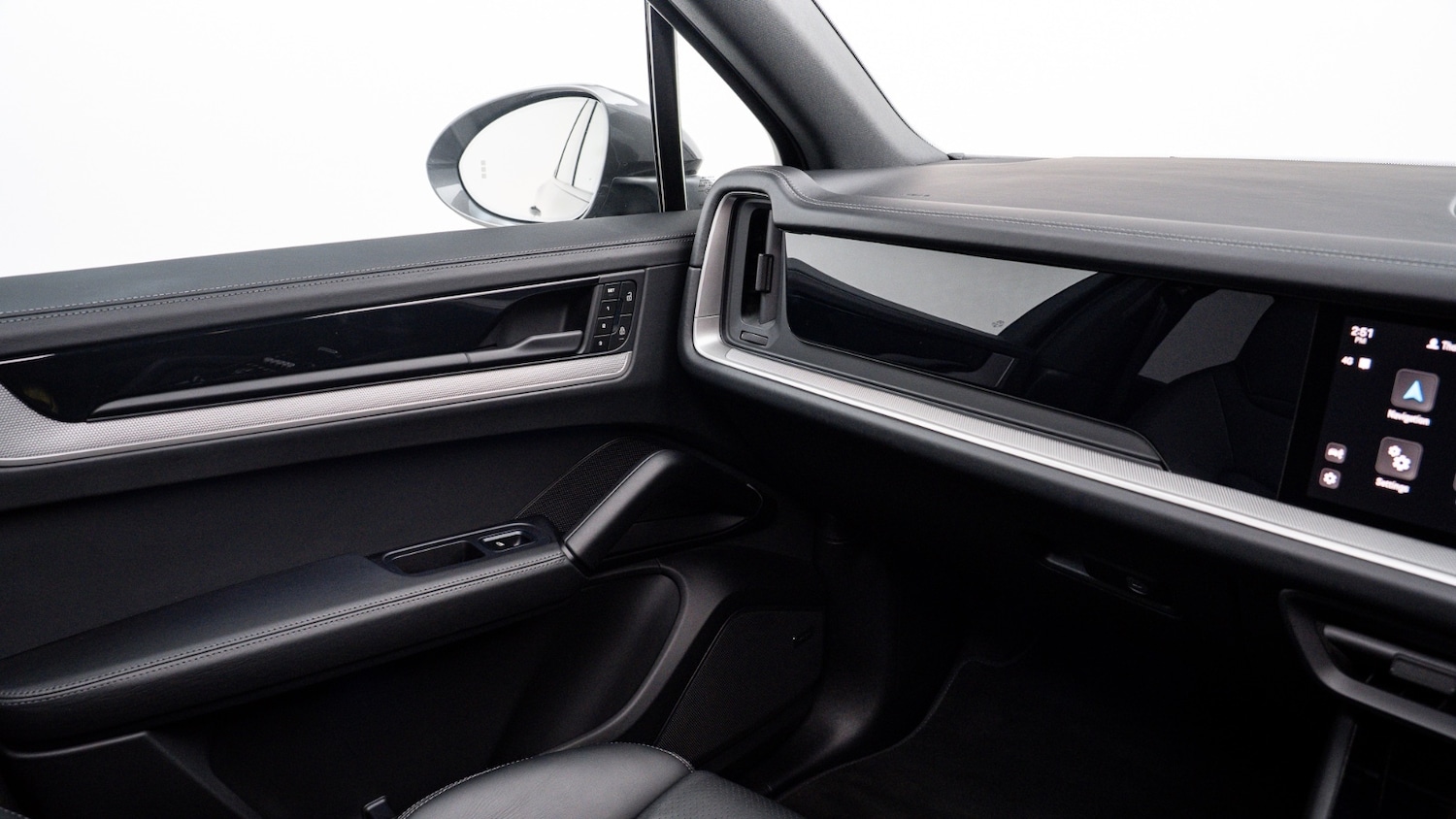 Used Porsche Cayenne 2025 for sale - 76874128: Photo 40