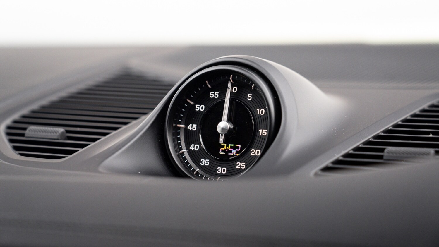 Used Porsche Cayenne 2025 for sale - 76874128: Photo 41