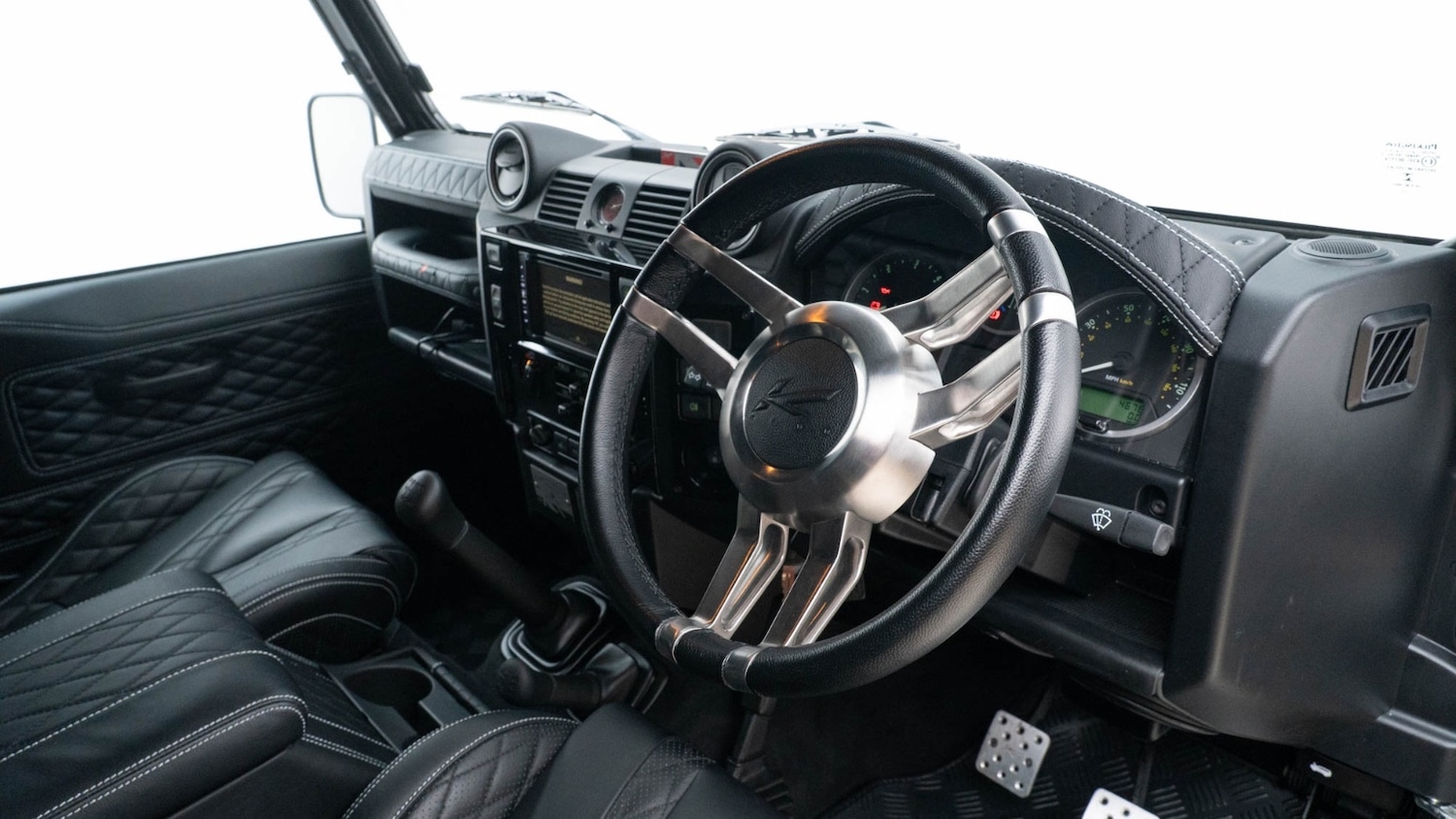 Used Land Rover Defender 2015 for sale - 76556784: Photo 21