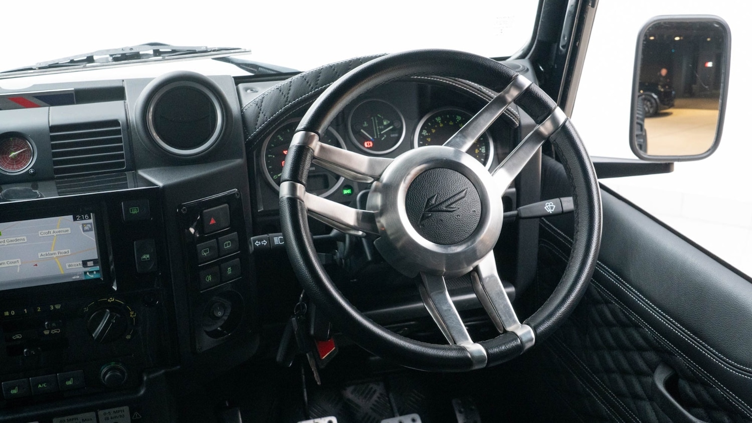 Used Land Rover Defender 2015 for sale - 76556784: Photo 22