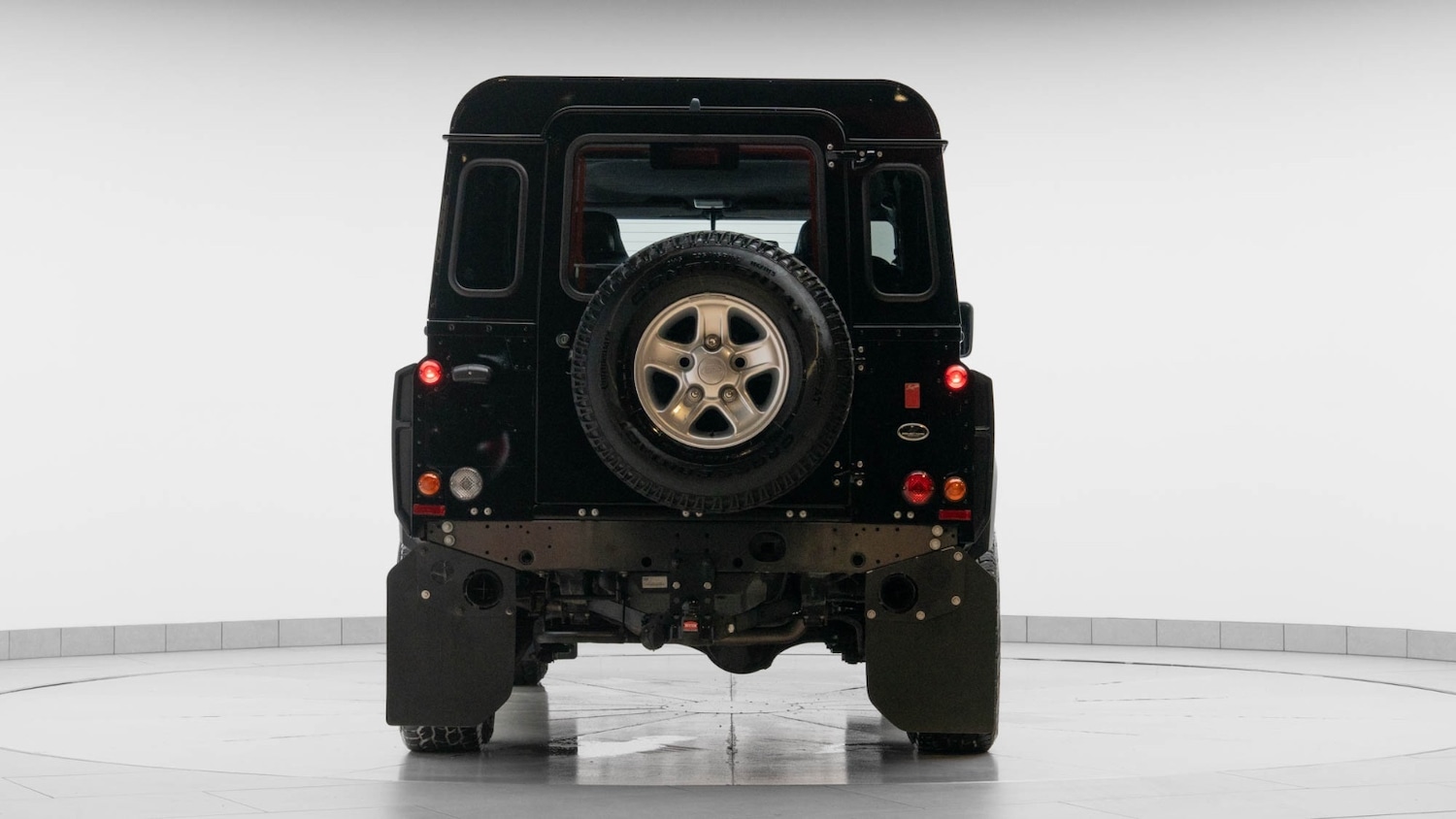 Used Land Rover Defender 2015 for sale - 76556784: Photo 5